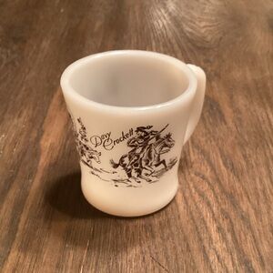 1950’s Vtg FireKing Milkglass mug depicting Davy Crockett 8 Oz 3 1/2” T 3 1/4” W